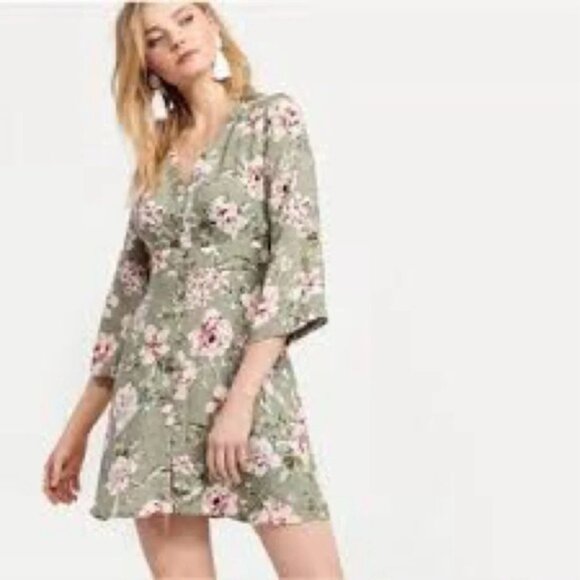 Dynamite Floral V Neck Sage Green  Dress with Mini Skirt Size M - Picture 6 of 7